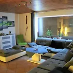 Panorama-wohnung-im-gruenem
