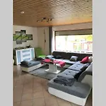 Panorama-wohnung-im-gruenem