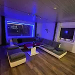 Panorama-wohnung-im-gruenem דירה *