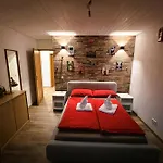 Panorama-wohnung-im-gruenem דירה