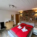 Panorama-wohnung-im-gruenem