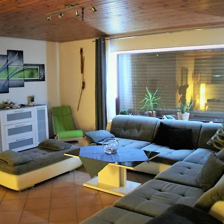 Panorama-wohnung-im-gruenem