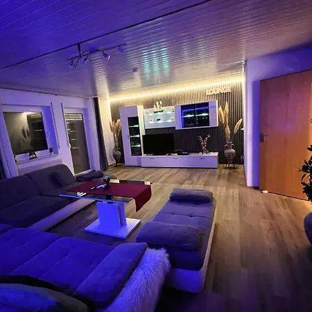 Panorama-wohnung-im-gruenem